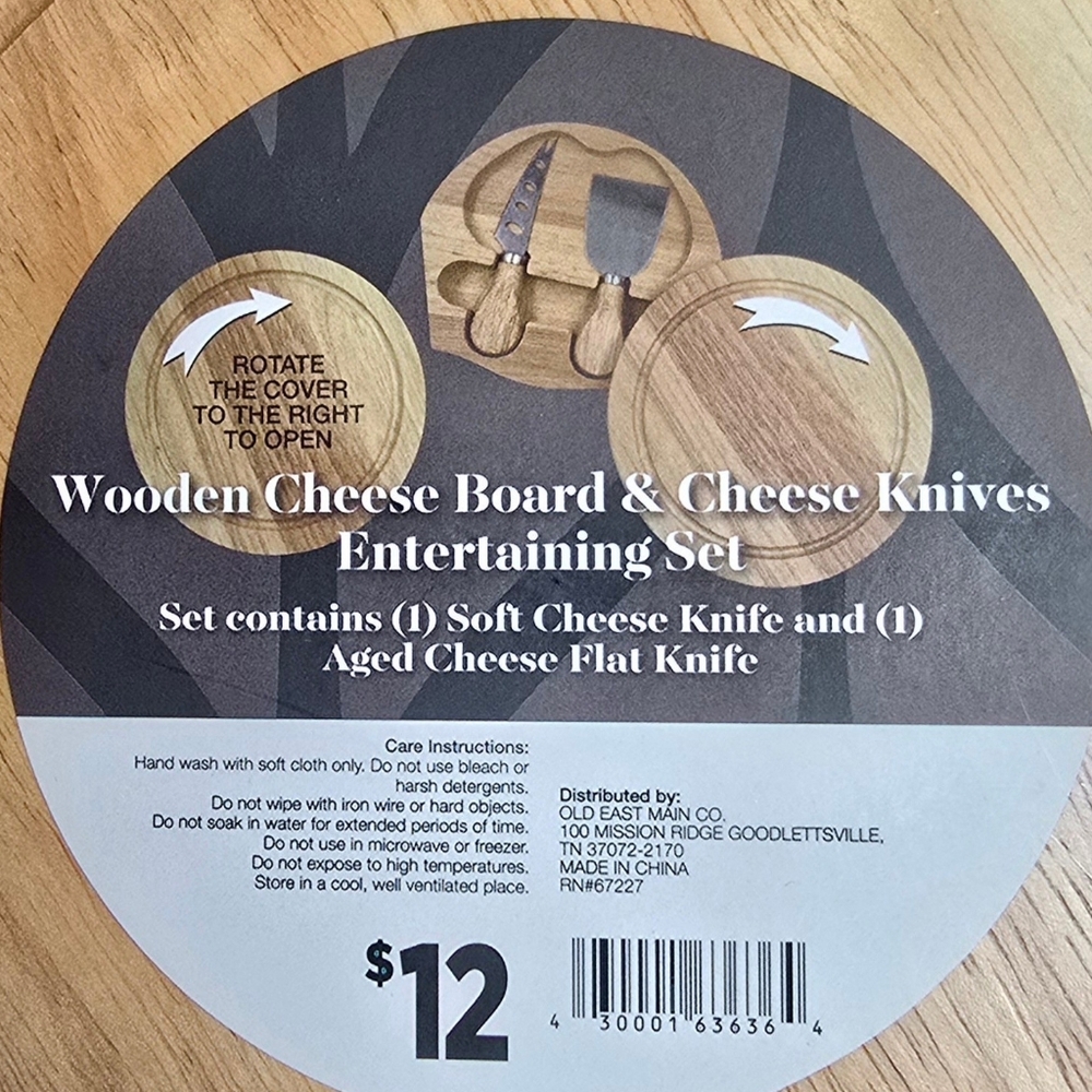 🧀 Wooden Cheese Board & Knives Set